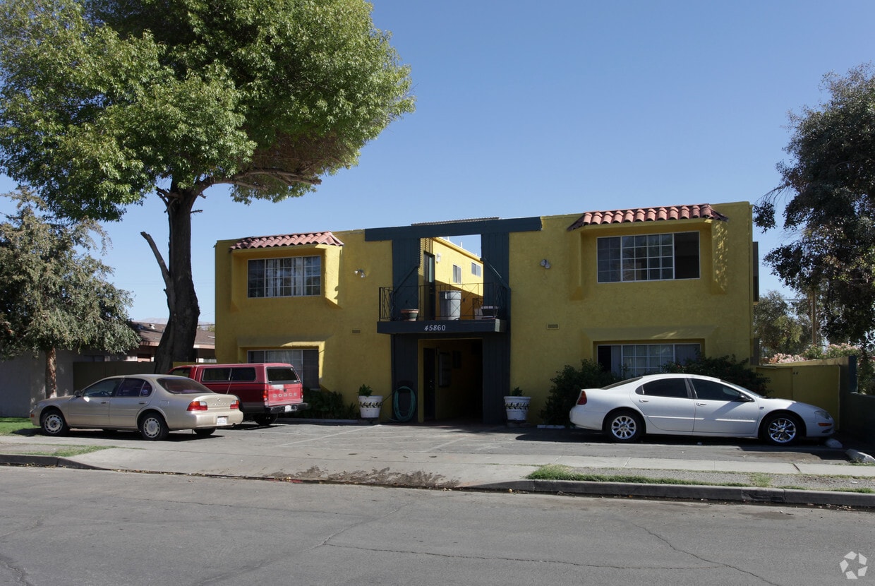 Building Photo - 45860 Sage St