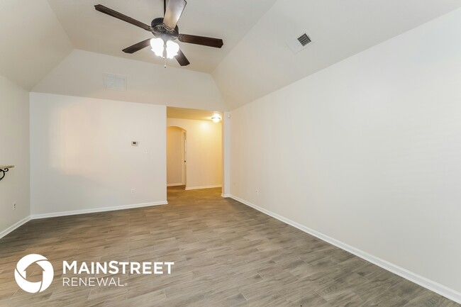 Building Photo - 9425 Darren Cir S