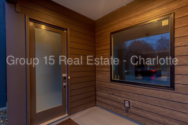 Building Photo - 4131 Merlane Dr
