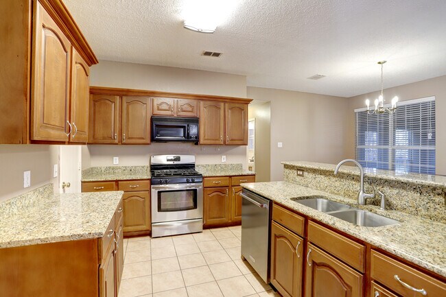 Foto del edificio - 3507 Tamarack Dr