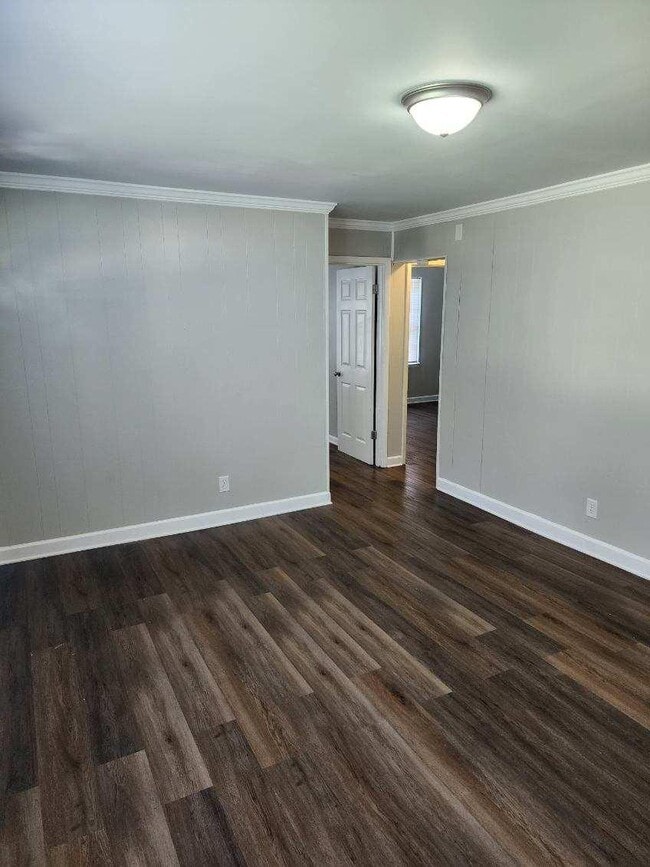 Building Photo - 618 Grand St