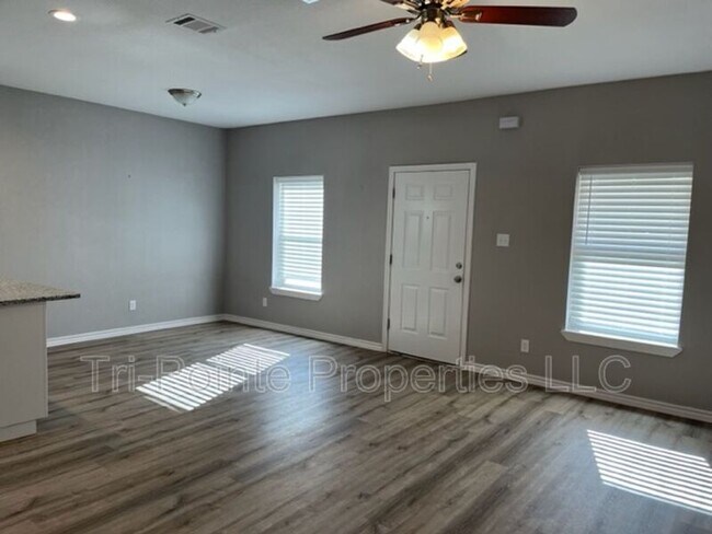 Building Photo - 108 Ridgmar Rd