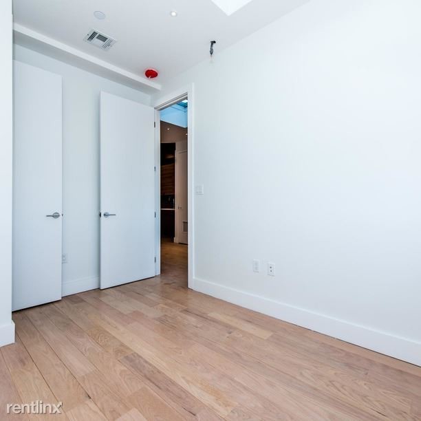 Foto del edificio - 1319 Bedford Ave