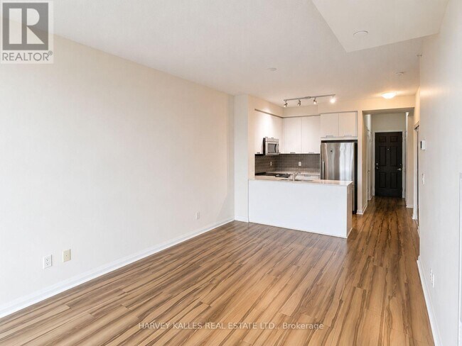 Photo du bâtiment - 75 Eglinton Ave W