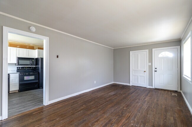 Building Photo - 4802 Inskip Rd