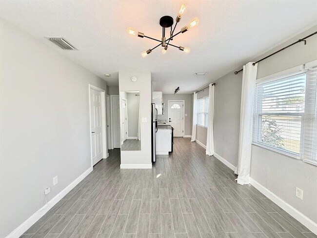 Foto del edificio - 1904 W Cypress St