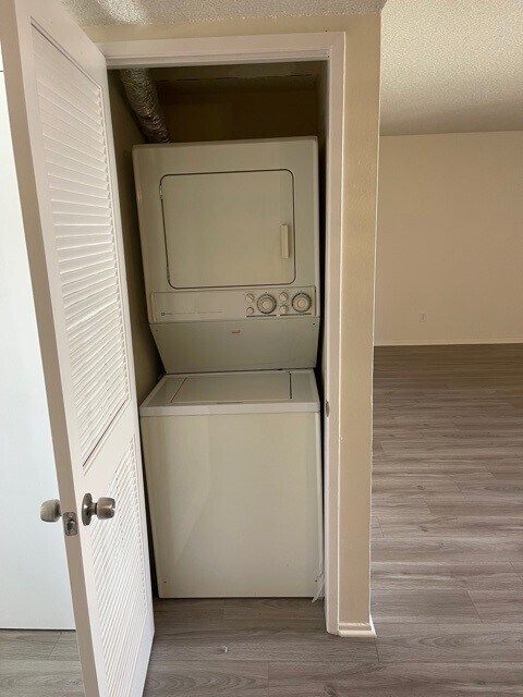 Foto del edificio - 1039 E Spazier Ave