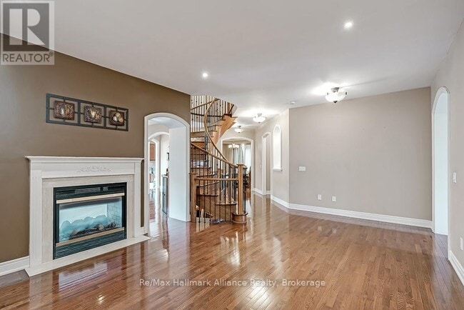 Photo du bâtiment - 1527 Arrowhead Rd