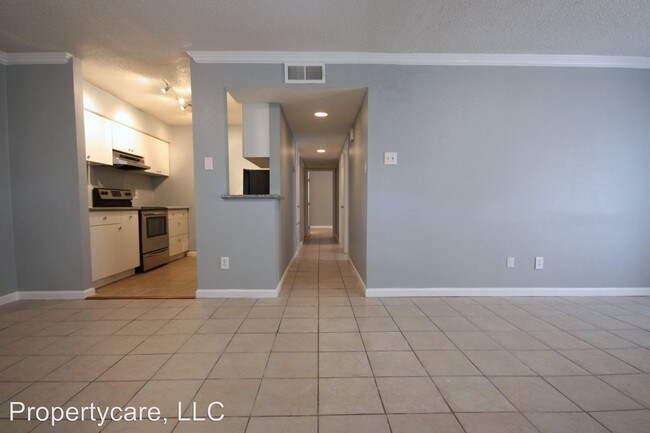 Building Photo - 12020 Mighty Oak Dr