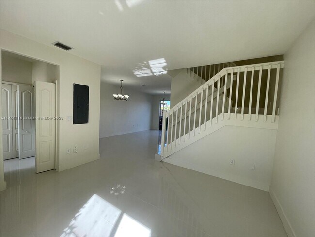 Foto del edificio - 7317 NW 174th Terrace