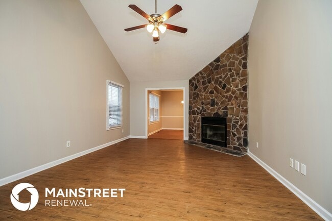 Foto del edificio - 592 Woodcrest Dr