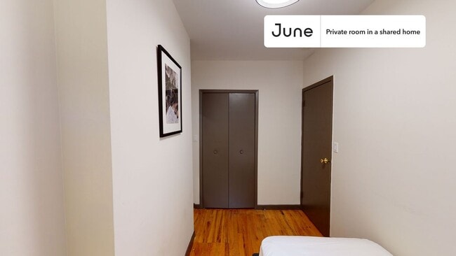 Building Photo - Room in Shared 3 bed/1 bath home