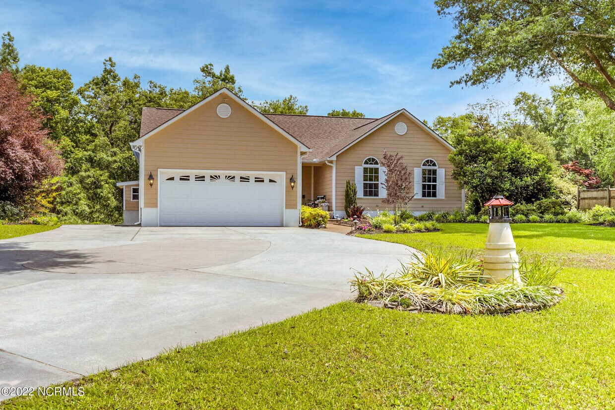 Foto principal - 201 Blue Heron Dr