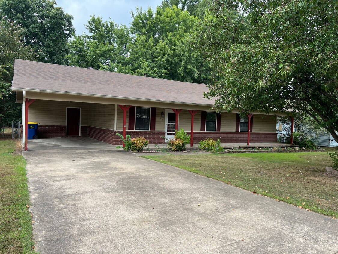 Primary Photo - 60 Parkview Dr