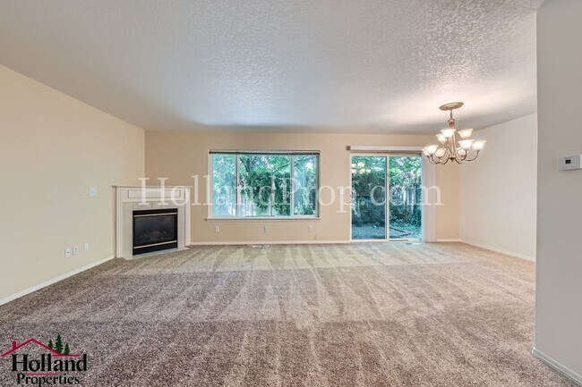 Building Photo - Fantastic House in Ideal Bethany Area Wait...