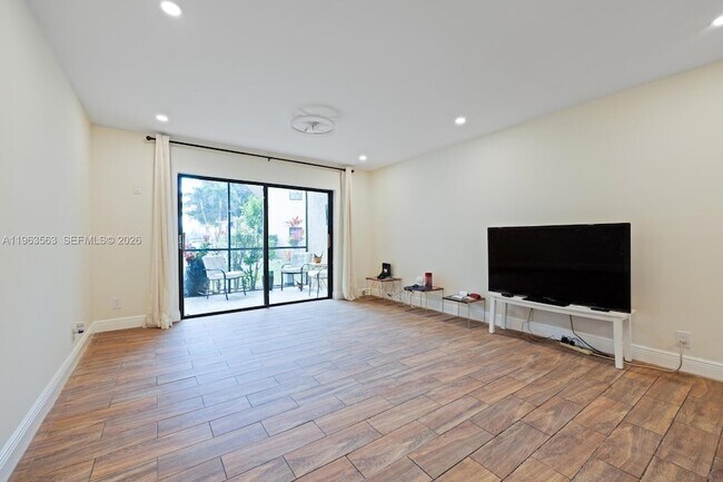 Foto del edificio - 200 Gate Rd