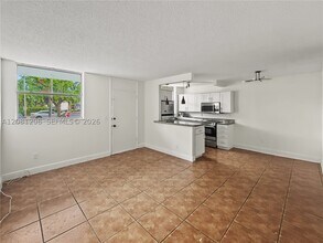 Building Photo - 1801 S Treasure Dr