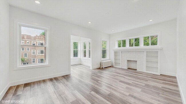 Foto del edificio - 6500 N Bosworth Ave