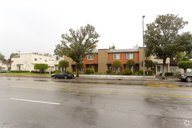 Foto del edificio - Jefferson Townhomes