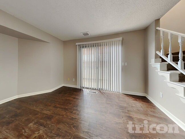 Building Photo - 1344 Shaddick Dr