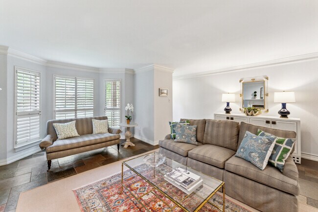 Foto del edificio - 3444 Normandy Ave