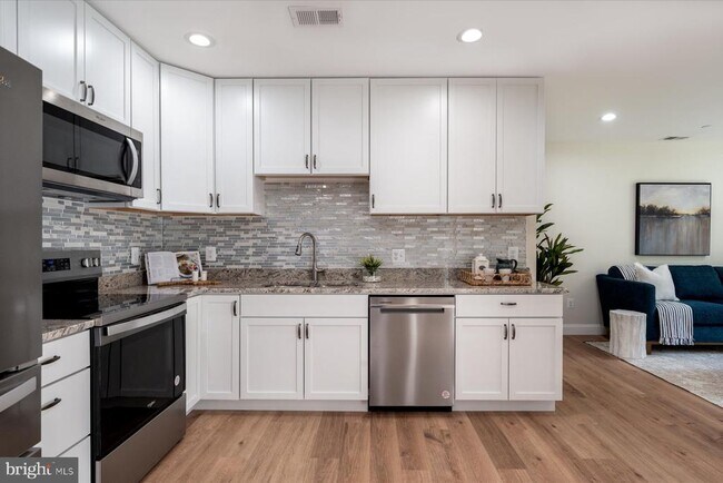 Foto del edificio - 1400 Lower View Ct