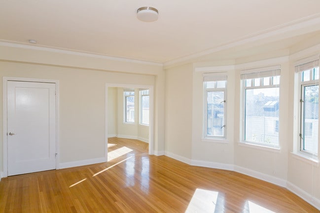 Building Photo - 1360 Lombard St