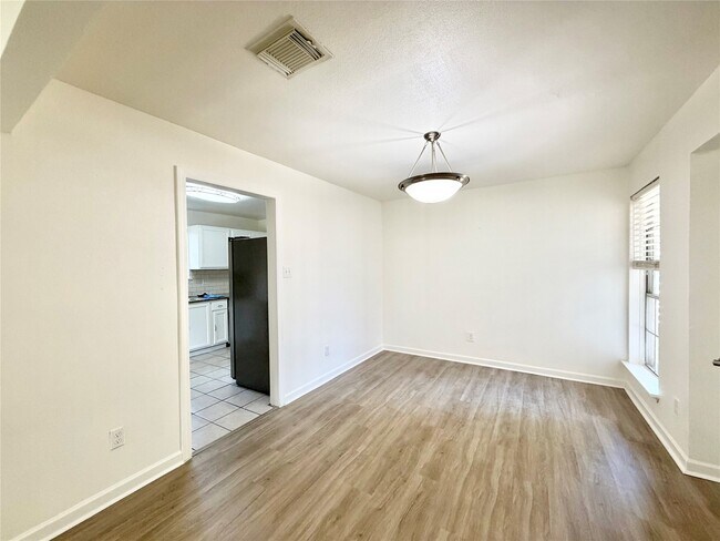 Foto del edificio - 10410 Sagetrail Dr