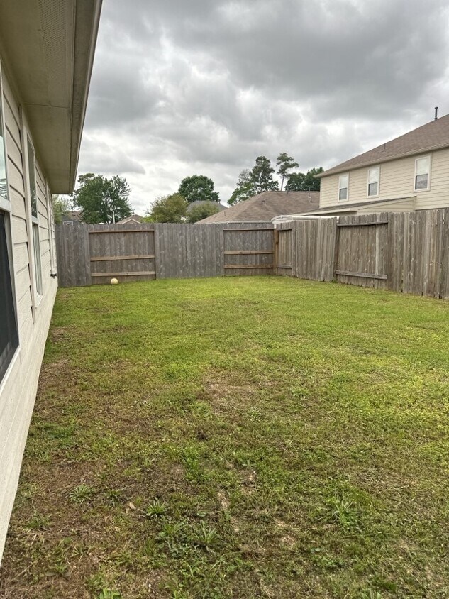 Building Photo - 16882 Accolade Way