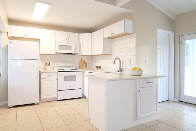 Foto del edificio - 2 Bedroom, 1 Bathroom Home for Rent in St ...