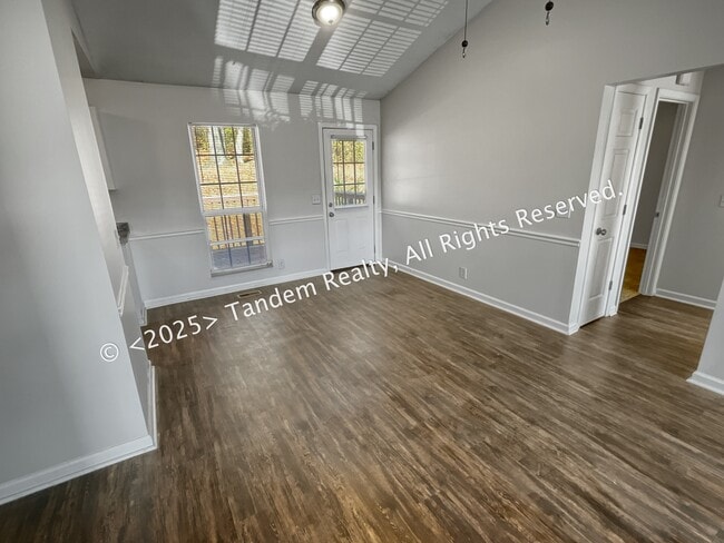 Building Photo - 1412 Woodchimes Ct