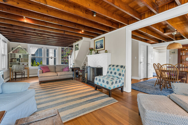 Foto del edificio - 27 Ridgewood Ave