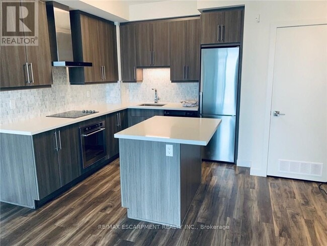 Building Photo - 2093 Fairview St