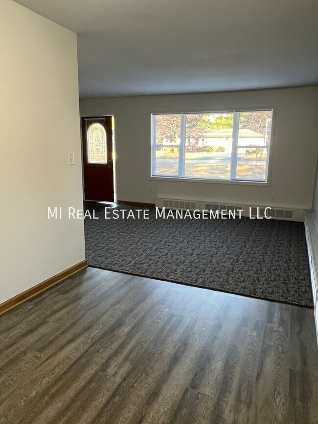 Foto del edificio - 11276 Avery Ave
