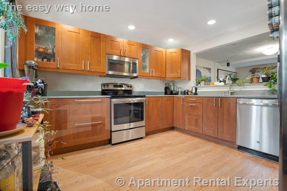 Primary Photo - 55 Waterhouse St