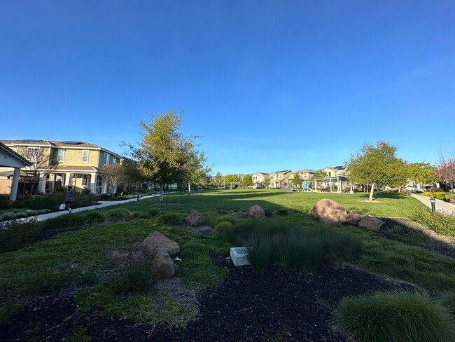 Building Photo - 2210 Sunset View Ct