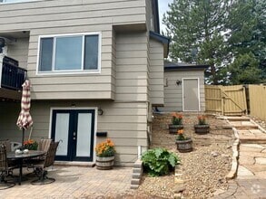 Building Photo - 2046 Dailey Ln