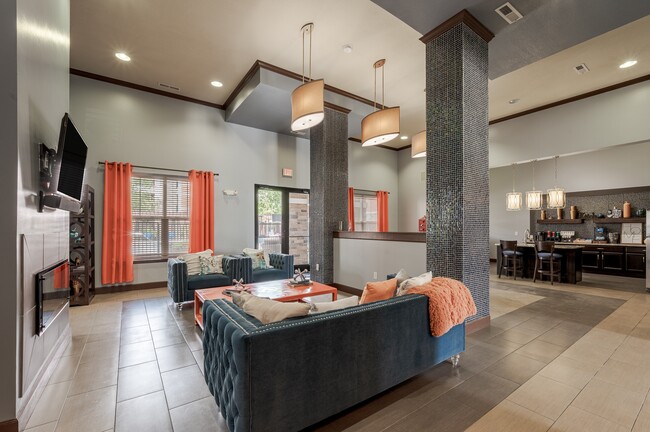 Building Photo - Hurstbourne Estates