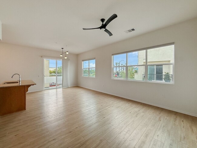 Foto del edificio - Beautiful 3B/3BA Townhouse in Otay Ranch
