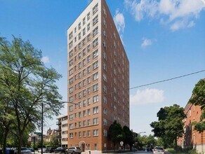 Building Photo - 5400 S Harper Ave