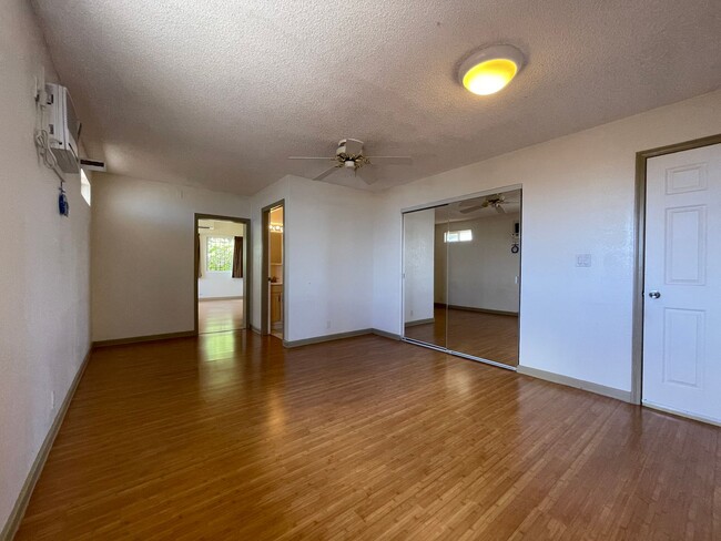 Foto del edificio - Clean, Spacious, and Large 1Bdrm 1Bath,   ...