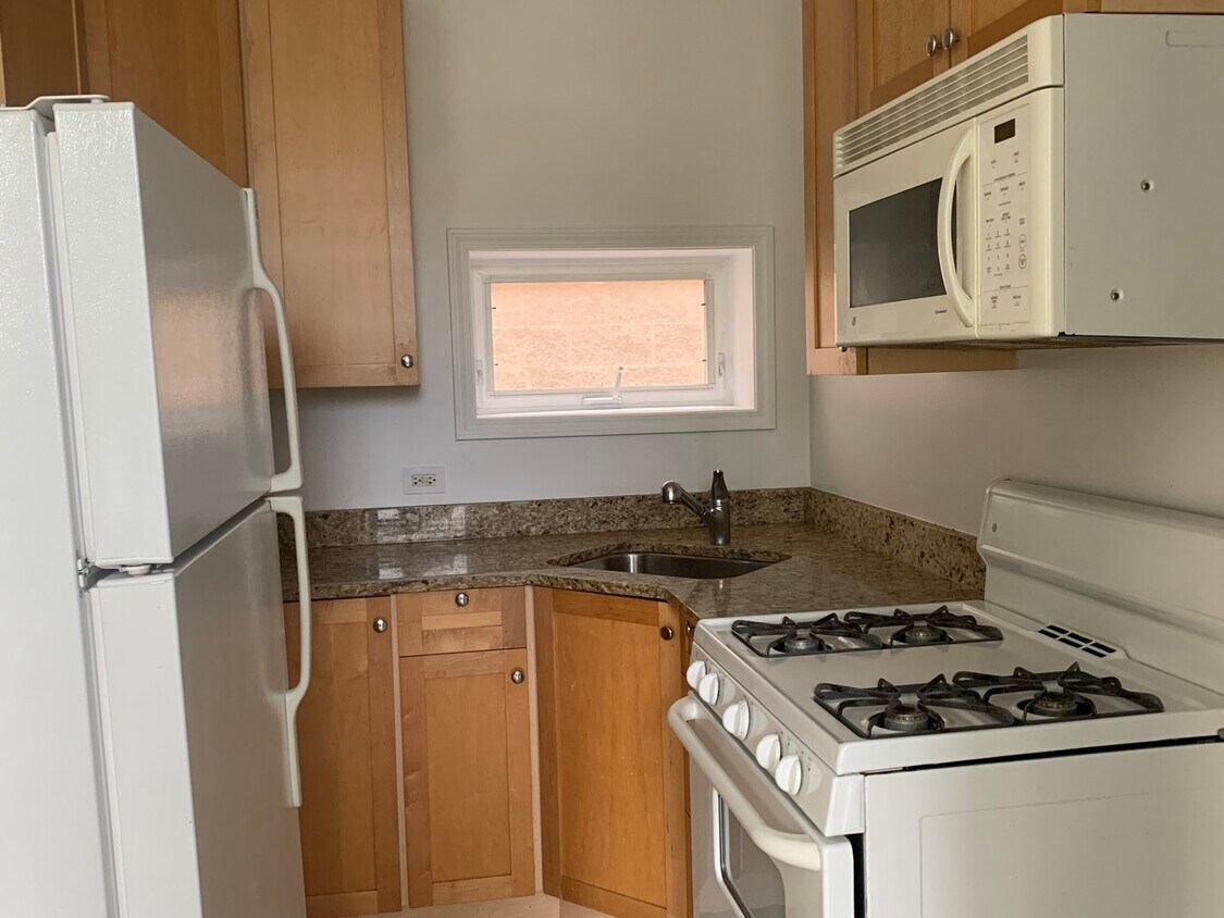 Primary Photo - 530 N Noble St