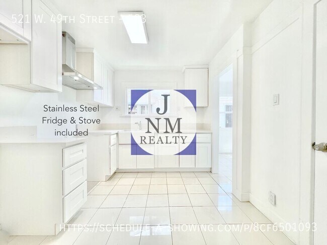 Building Photo - Beautiful newly remodeled “House-style” la...