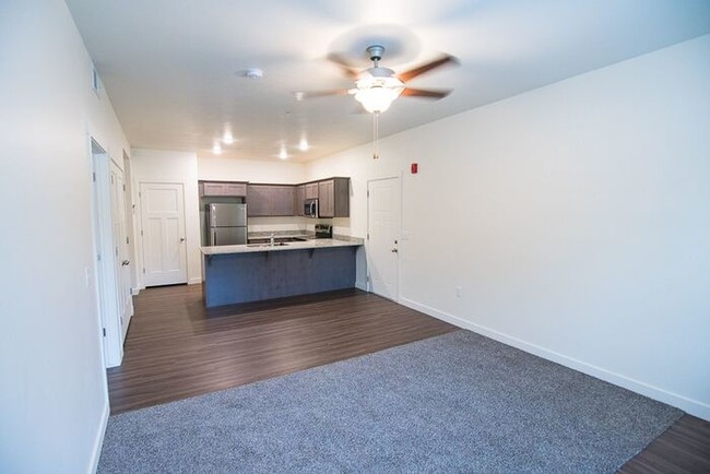 Building Photo - Beautiful One Bedroom Condo, First Month Free