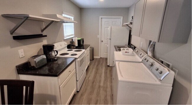 Foto del edificio - 205 Stone St NW