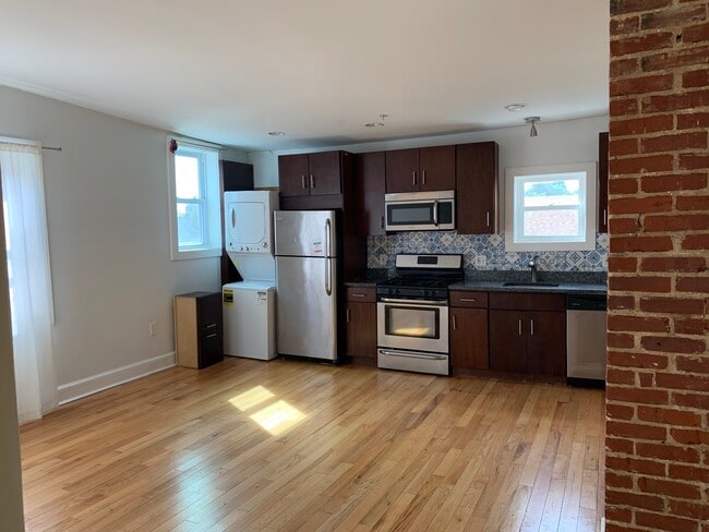 Building Photo - 39 Cricket Ave