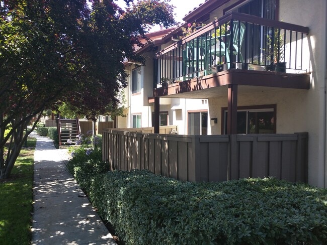 Exterior - 4065 Porte La Paz
