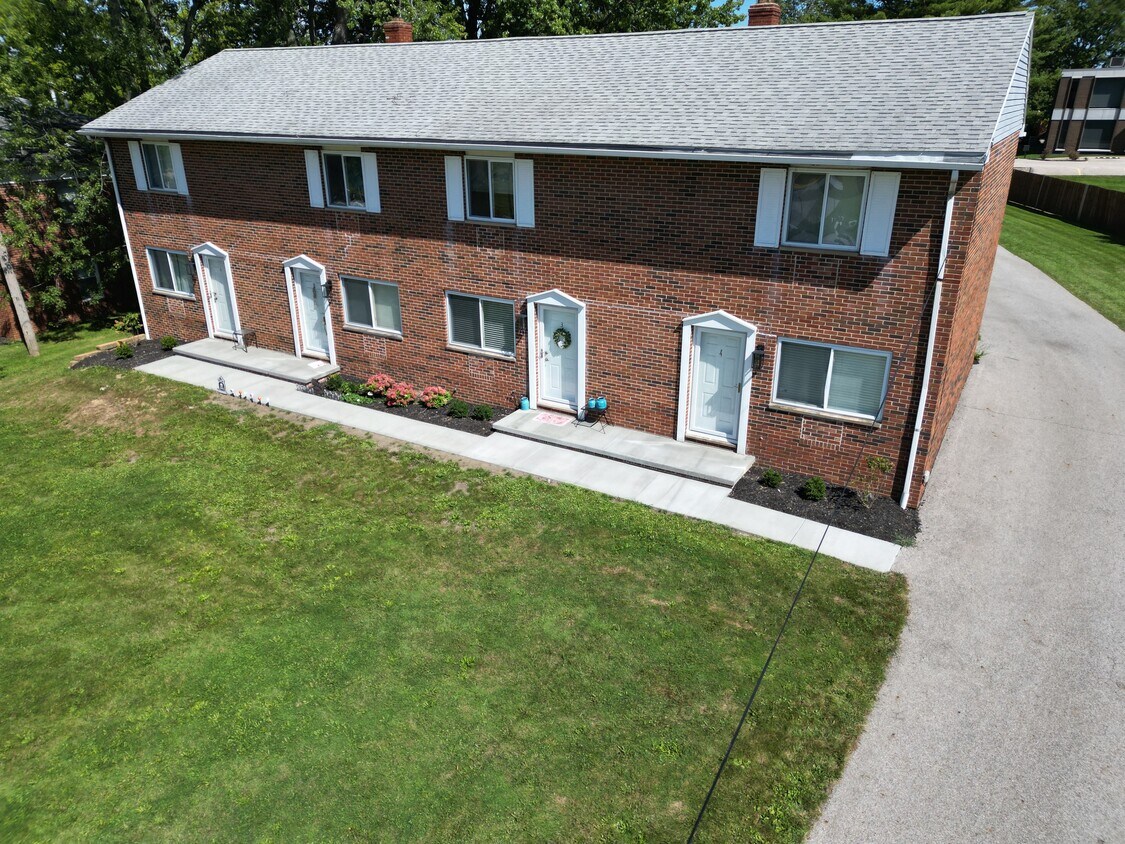 Primary Photo - 215 Kenridge Rd