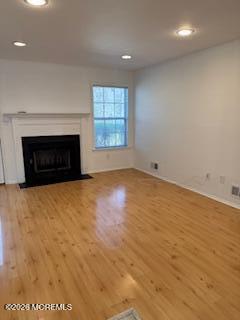 Foto del edificio - 325 Towne Dr