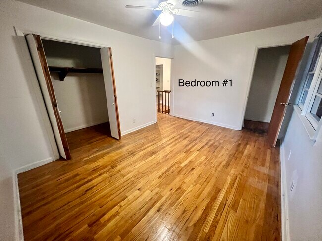 Building Photo - 305 Forest Lane Dr